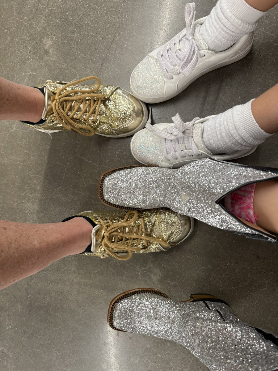 WonderWagonLISD's tweet image. @lisdbekind LET YOUR SPARKLE SHINE!! #LISDbeKind #OneLISD