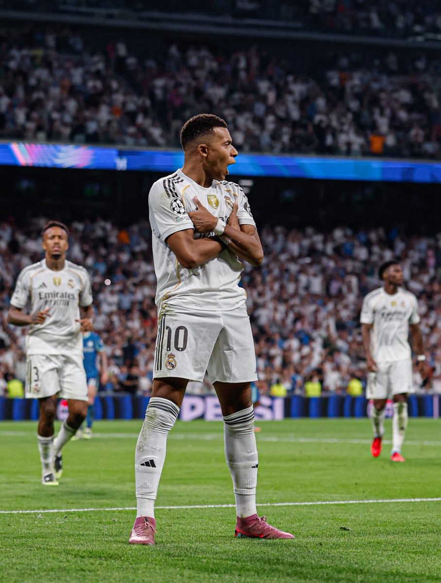 FranCorvoisier's tweet photo. FINAL | Real Madrid 2-1 Olympique Marseille

🇫🇷 | Tim Weah al minuto 22 ⚽️
🇪🇸 | Kylian Mbappé al minuto 28 (P) ⚽️
🇪🇸 | Kylian Mbappé al minuto 81 (P) ⚽️

🔴 | Dani Carvajal se fue expulsado al minuto 72.

Fecha 1 🗓️ | #ChampionsLeague 25/26 🇪🇺 https://t.co/pl55bxoRxi