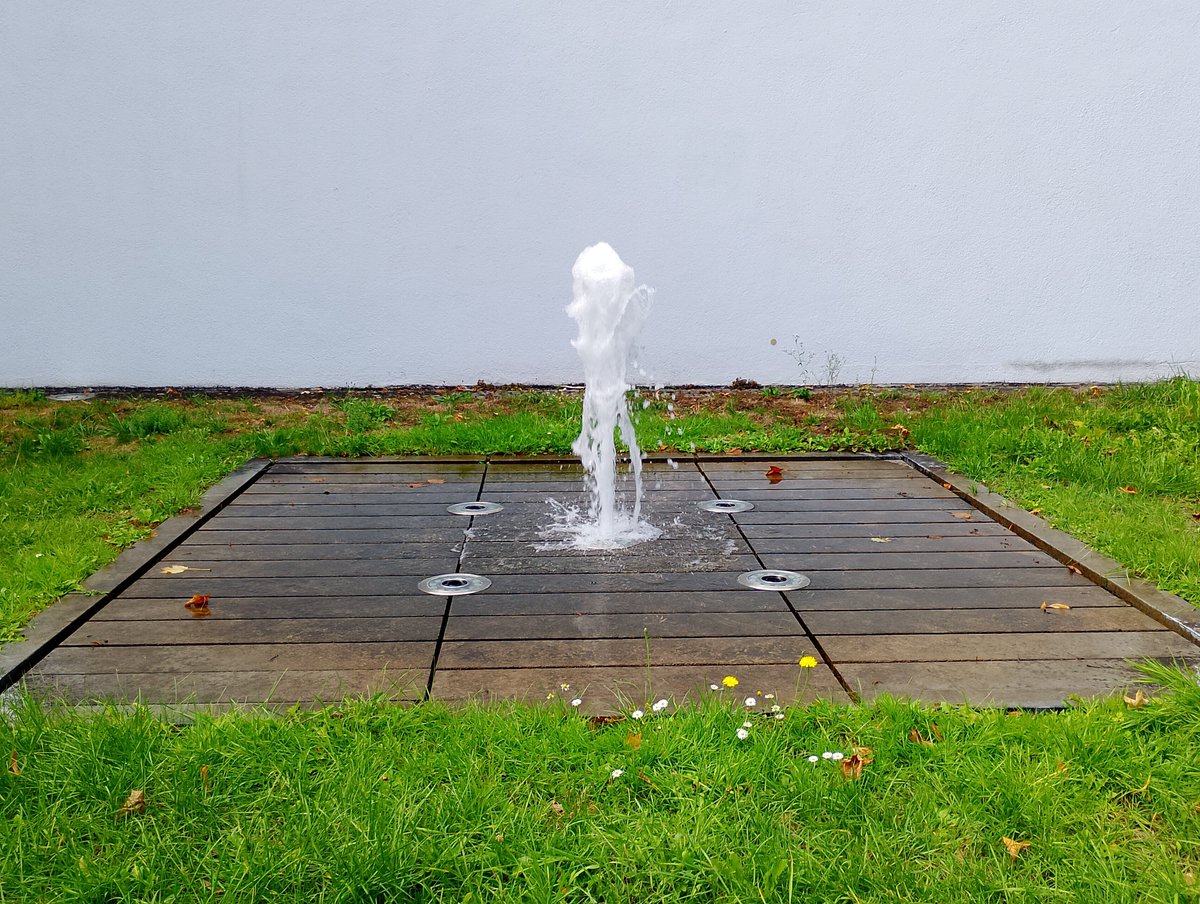 toulouse81677's tweet photo. Für diesen Brunnen lief ich von Hausnummer 102 bis Hausnummer 54. Hab alles gegeben. #München #Munich #Sendling #Bavaria #Germany https://t.co/hB6yfEmCBG