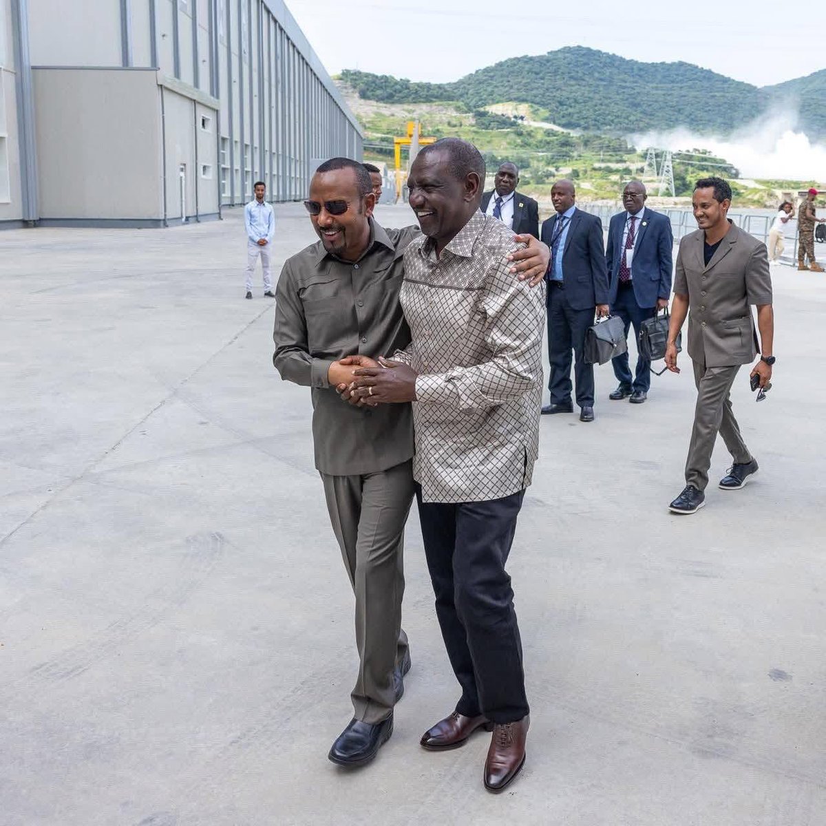 abiy_fans's tweet image. #Ethiopia |📌 ህዳሴ ግድብ ብቻ ሳይሆን እንደ አህጉርም ሆነ እንደ ሀገር የይቻላል ምልክት ነዉ‼️

#GERD #EthiopiaRising #Ethiopia #ethiopia_the_pride_of_africa #AbiyAhmedAli