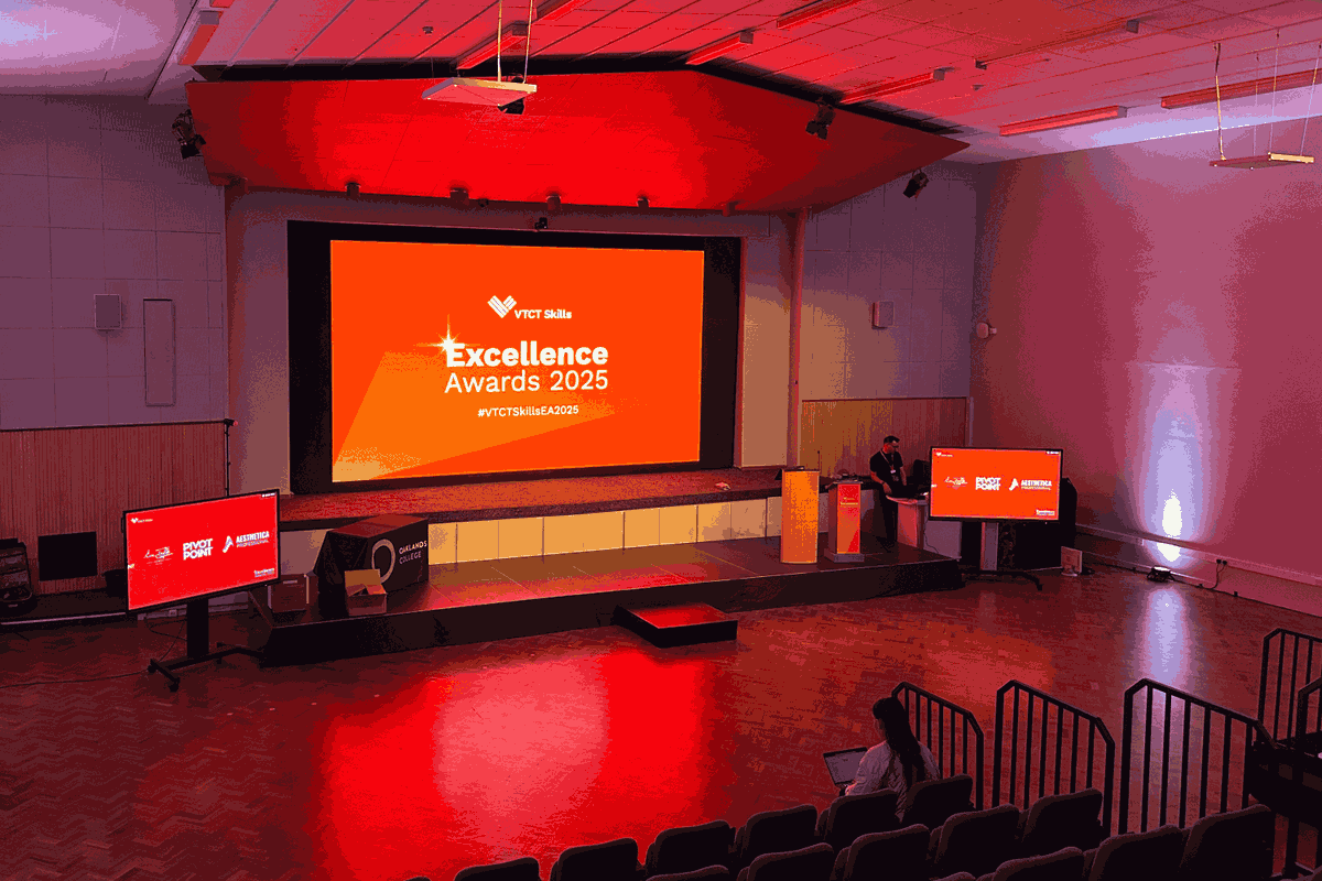 rocheav73's tweet photo. 🚨 New #WOLFVISION Case Study Alert! 🚨
ℹ️ @oaklandscollege #iCollaborate space combines the #Cynap Pro with a stunning 6m LED wall, intelligent ceiling microphones, professional PTZ cameras, and integrated VR capability for immersive, next-generation learning and #collaboration...
✍ https://t.co/ExAixL9yq8
@WolfVision_EU x @HIKVISIONUK x @QSYS_AVC x @Sennheiser x @btechavmounts x @Extron
#avtweeps #project #college #vr #immersivespace