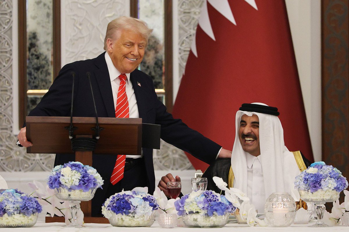 JavierBarajasP's tweet photo. #ULTIMAHORA Qatar prometió a Trump una inversión de $1.2 billones en mayo y le regaló un Boeing 747-8 de $400 millones. #Trump aprobó hoy los ataques aéreos israelíes en la capital de Qatar, Doha. #NepalSovereignty #PeopleFirst
#RejectExploitation https://t.co/ymxrvYofRB