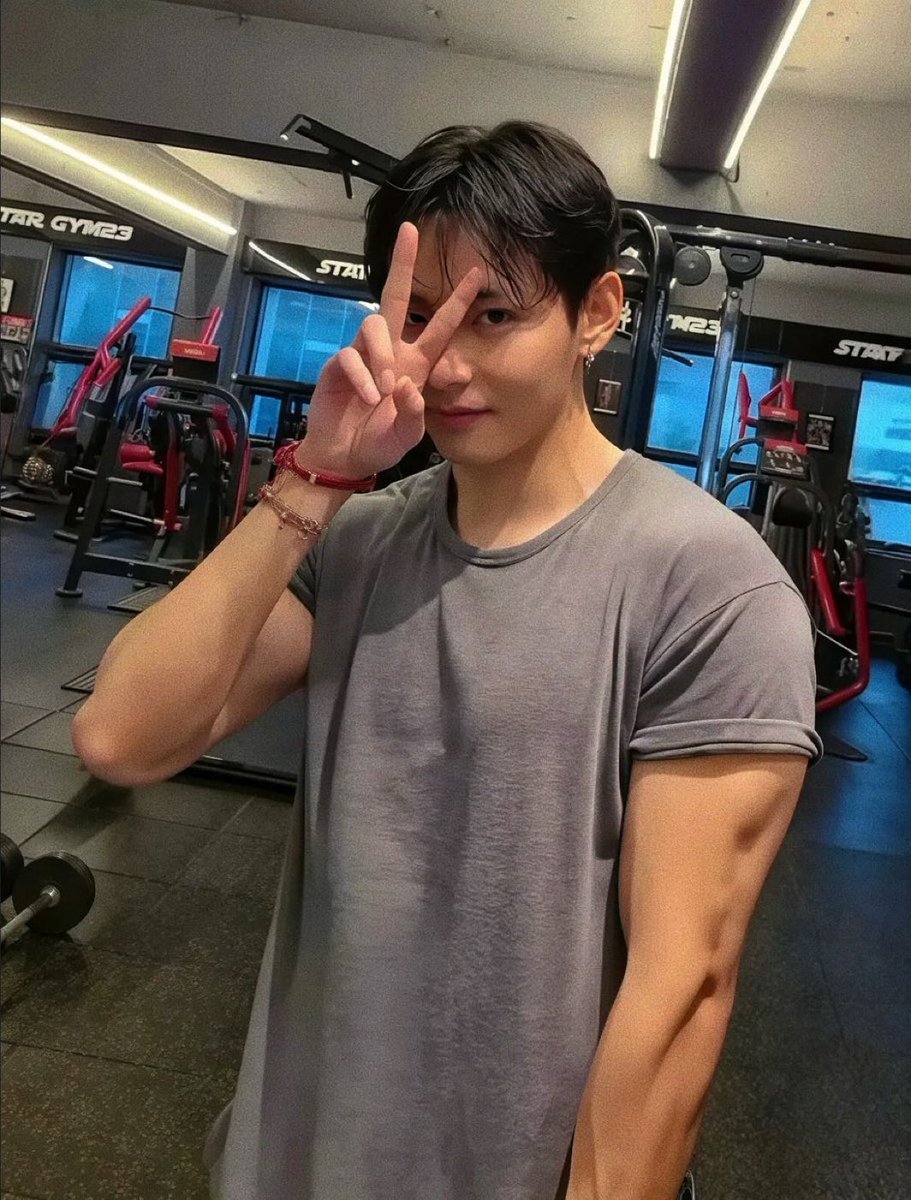 Duto Prasetya ᵛᶰˣ 𝓥𝓸𝓼 𝘉Λ𝘋𝘖𝘚 (@kimthaehyungg) on Twitter photo 