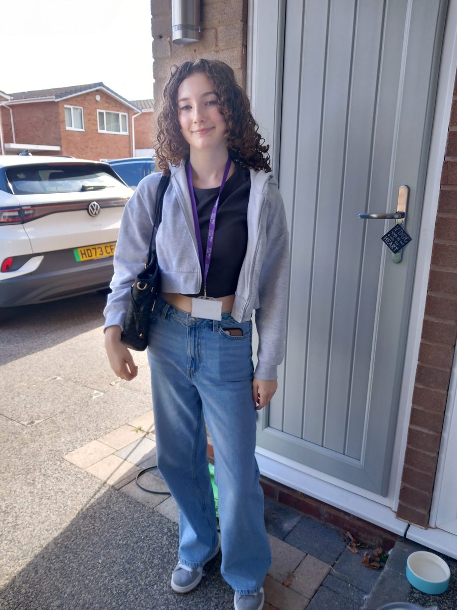 Matthew06350740's tweet photo. Beth  first day at college yesterday and it all want well #neice https://t.co/CrhplL2V7H