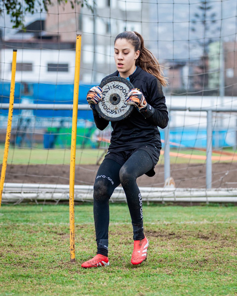 ¡Atentas, firmes y siempre listas! 🧤🔒

#SCfem 
#FuerzaCristal