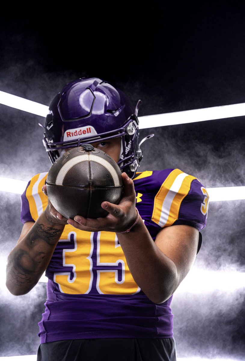 JayvonTrejo's tweet photo. Senior Year
Varsity 
Line Back 
Running  Back 

The field is calling my name #jackrabbits 

@CoachPerrone @MyRecruits_ 
@_Todd_Olson @JustCHILLY 
@azc_obert
@AZPreps365 @BlairAngulo @gridironarizona https://t.co/SS6jV8d3Us