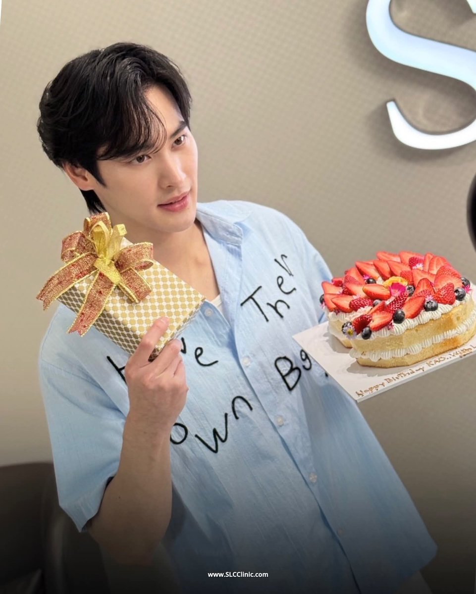 KaoNoppakaoTH's tweet photo. 🥳HAPPY BIRTHDAY KAOOOOO!! 🐰
ขอให้คนเก่งของเรามีแต่ความสุข สุขภาพแข็งแรง หล่อทะลุจักรวาล 💫
เราจะคอยอยู่ข้างๆ และส่งกำลังใจให้เก้าตลอดไปนะ 💙
รักที่สุดดดด 💕
🔗https://t.co/Q20BCPGQkl
🔗https://t.co/KPdOYb3yRq
KAO 31ST BIRTHDAY 
#เก้าแสนดีปีที่สามสิบเอ็ด
#number_9th #งุ้งงิ้งๆของนพเก้า
#slc #slcclinic #เก้านพเก้า 
#เก้าพีพี #kaopp #kaoppslc