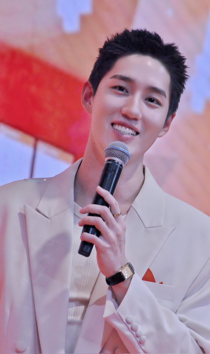 Nansakura's tweet photo. 250909 งาน SUPERRICH 60 YEARS Anniversary Celebration Event
ปิดจบเซ็ตรูปงานนี้ด้วยรูปนี้ค่ะ
ขอบคุณสำหรับรอยยิ้มและการทักทายกันนะคะ😊
#Thanapob_lee
#Tnpleeconnect
#60YearsofTrust
#SuperRich1965 https://t.co/wrgTLAVO1p