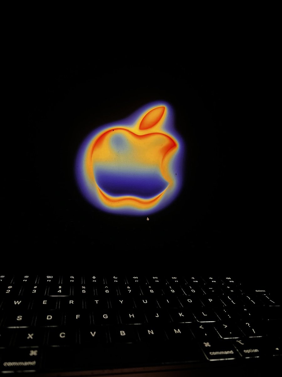 sujindar's tweet photo. Readyyy #AppleEvent https://t.co/ffGKkLwaX9