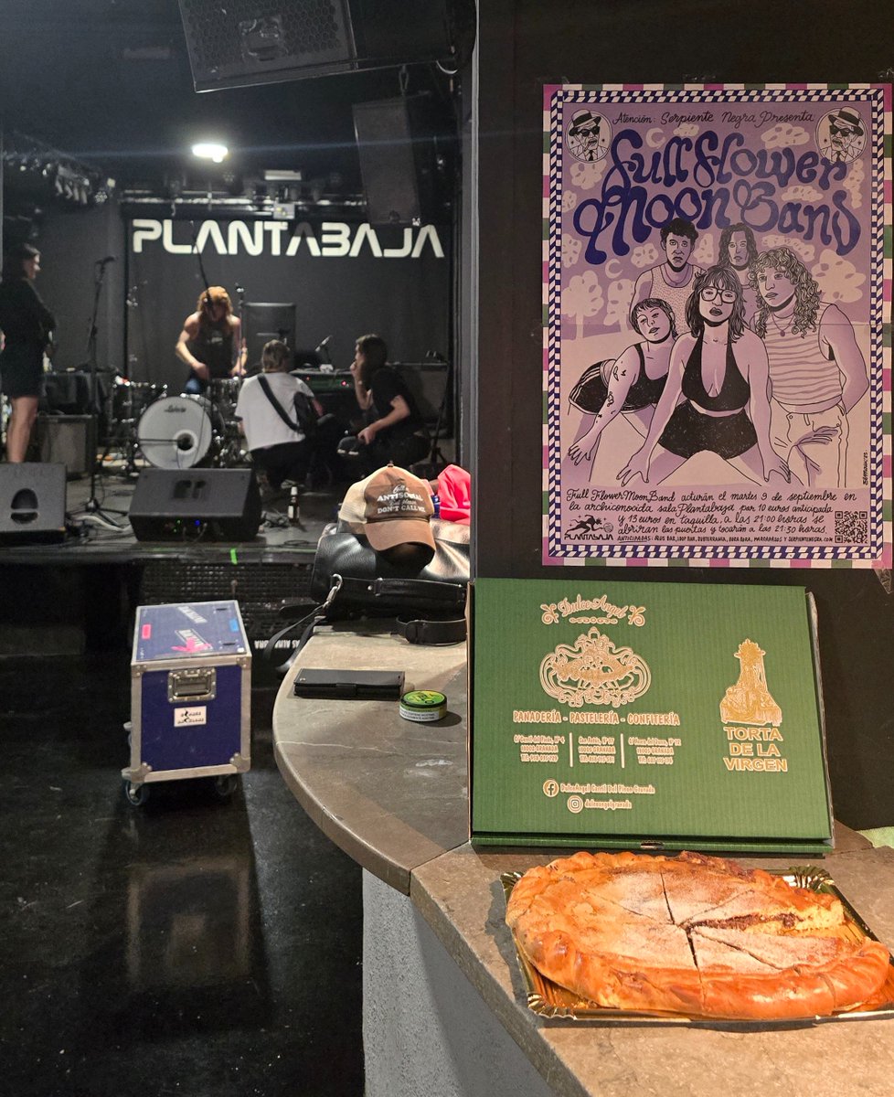 ✅️ Un grupo australiano guapísimo
✅️ Torta de la Virgen 

Empieza la temporada 🖤