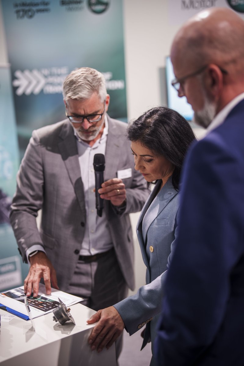 BMWE_'s tweet photo. Wir brauchen Technologieoffenheit und eine Öffnung der EU-Regulierung , so Wirtschaftsministerin Reiche auf der #IAA. Nur so können wir für #Wachstum &amp; #Wettbewerb sorgen. Deutschland ist und muss Autoland bleiben. #Mobilität #Innovation #IAA25 https://t.co/KDjuUtetwG