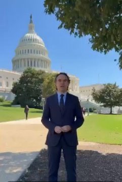 Pablo Escobar es a la cocaína, como <a href="/FicoGutierrez/">Fico Gutiérrez</a> es al perico. 
Ni Escobar ni a <a href="/FicoGutierrez/">Fico Gutiérrez</a> los dejaron entrar a la Casa Blanca, ni al Capitolio respectivamente, por bandidos llegará el día que lo extradite a EEUU.