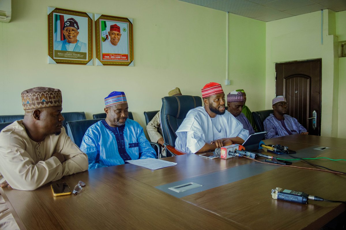 DahirMHashim's tweet image. Today, I addressed the press and stakeholders on the statewide ban on the illegal use of chainsaws for cutting, felling, or trimming of trees. This decision is a necessary step to protect our environment, preserve community livelihoods, and secure the future of our natural…