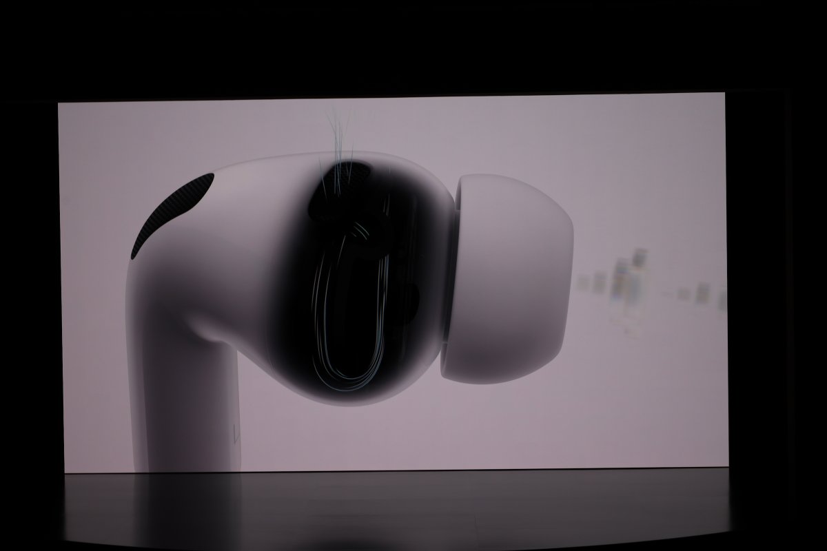 始まりました。まずは、AirPods Pro 3から。 サンフランシスコのApple