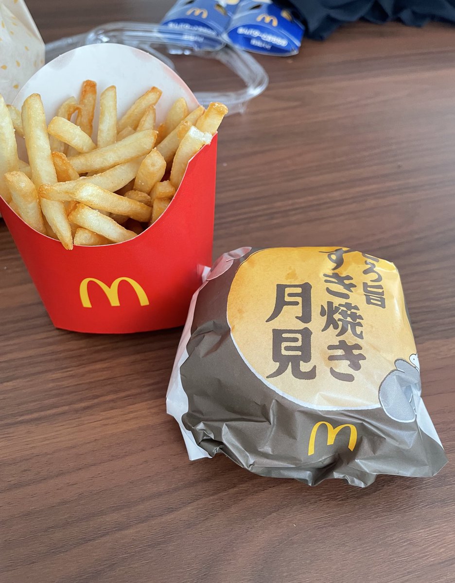 apricot_core's tweet photo. 月見🌝 https://t.co/TGRwQLCR2u