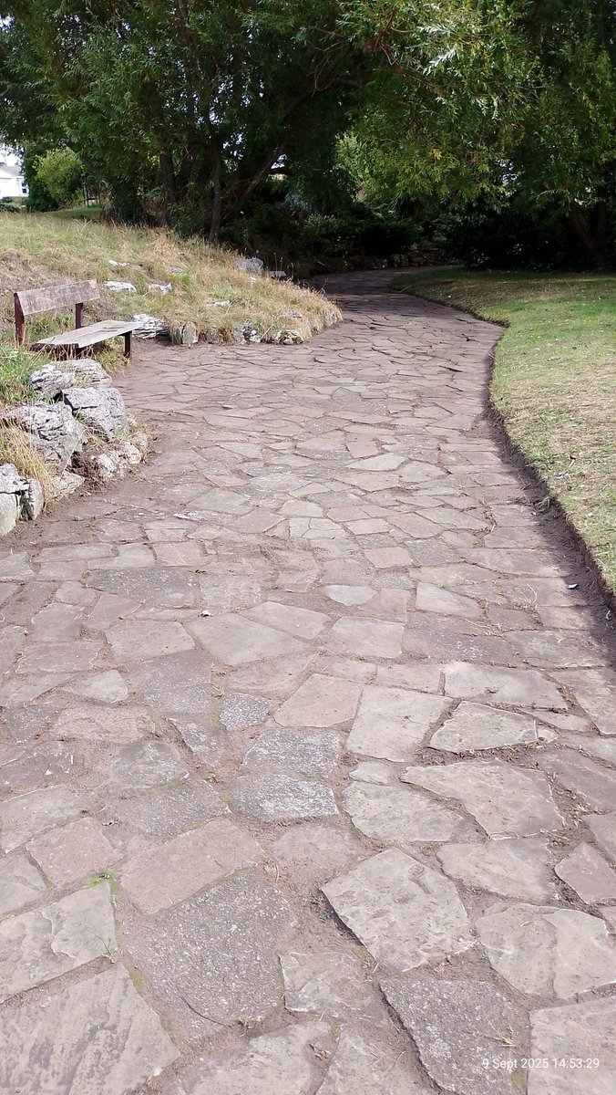 Big thanks to the team from BDO, Liverpool, who   spent today working in Marine Garden for us. They worked on weeding and edging the crazy paved path along the rockery and did a wonderful job! 
Thankyou - looking forward to our next volunteer session with you later this month. 🙂