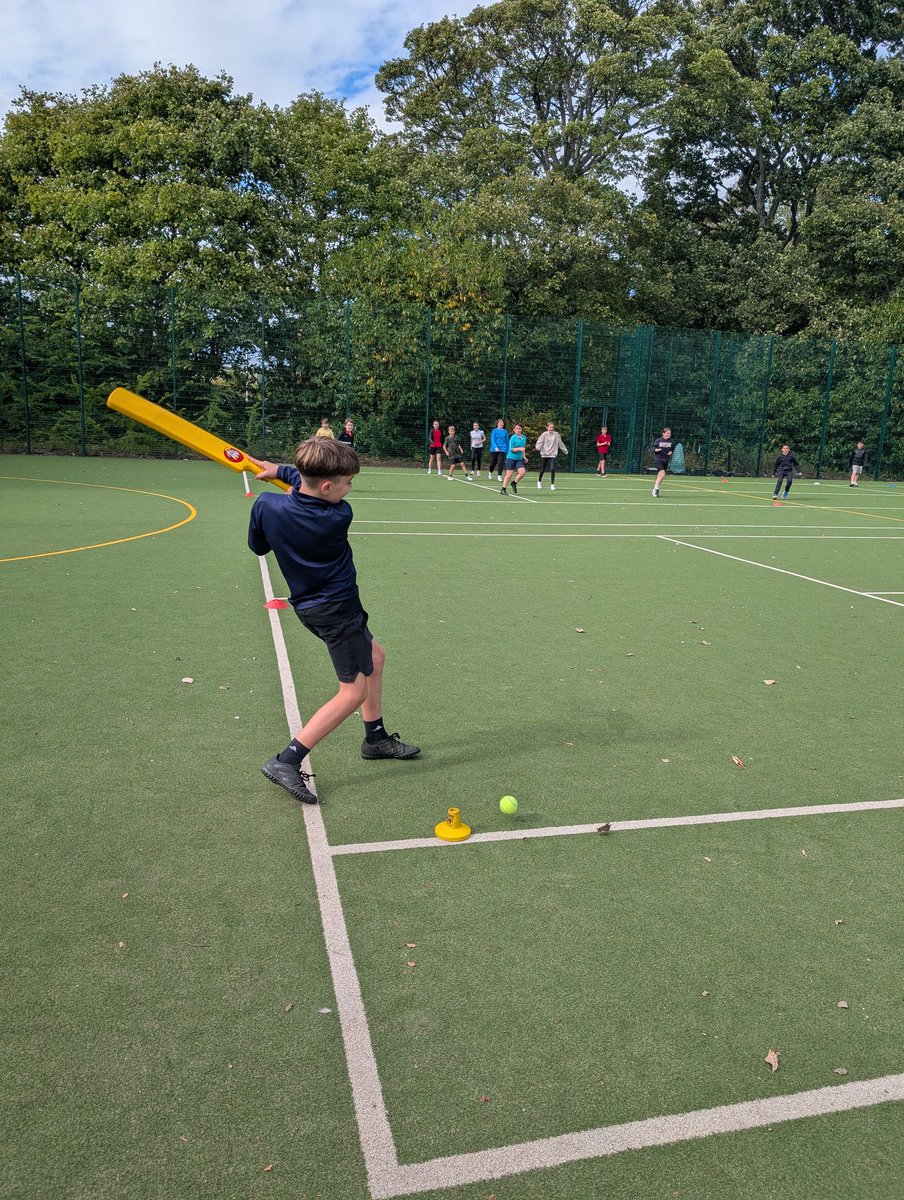 InchturePrimary's tweet image. P7s were practising their batting skills during cricket today by playing different games 🏏 #TeamInchture #Focusing #Communicating #Article31