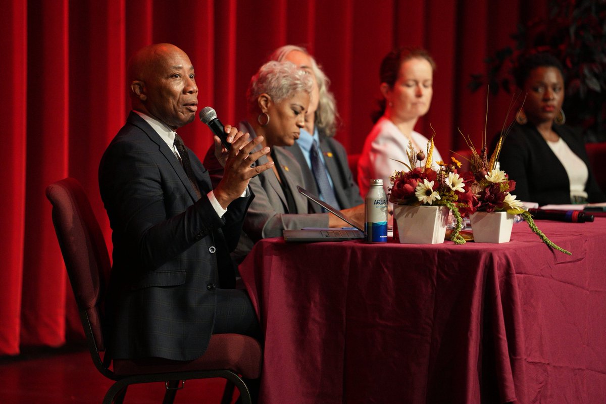 CSUDHPrezParham's tweet image. Yesterday, I joined my cabinet team for a town hall on the Huron Consulting Group’s report, which reviewed CSUDH operations and identified opportunities to strengthen our resilience. This work is central to reimagining CSUDH for the future.