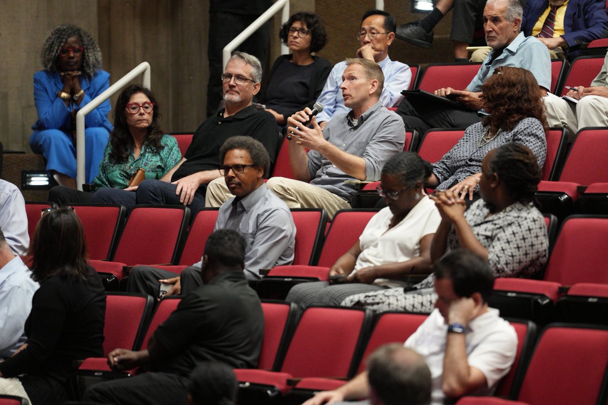 CSUDHPrezParham's tweet image. Yesterday, I joined my cabinet team for a town hall on the Huron Consulting Group’s report, which reviewed CSUDH operations and identified opportunities to strengthen our resilience. This work is central to reimagining CSUDH for the future.