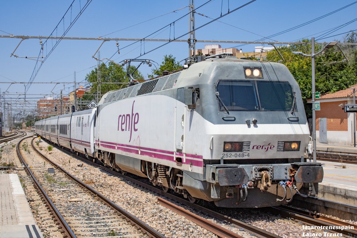 Renfe 252.048 Talgo destino Cartagena pasando por Silla Valencia  <a href="/Renfe/">Renfe</a> #TRAIN #photos #rail