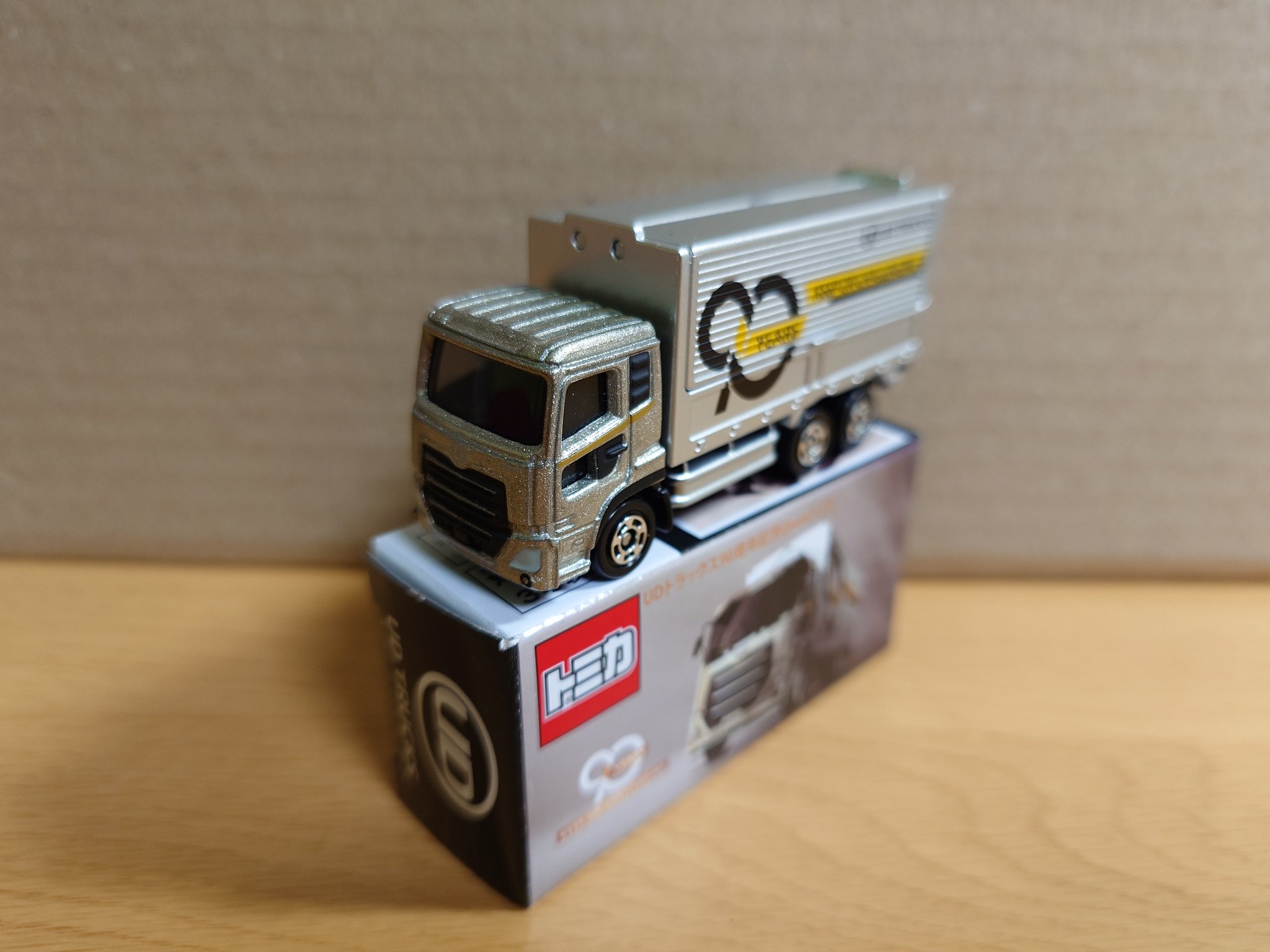 トミカ 日産UDトラックス90周年記念限定品 トミカ 日産UDトラックス 90周年記念限定品 - メルカリ