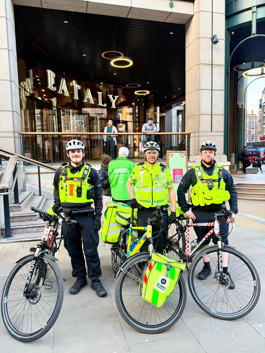 SJA Hammersmith, Fulham, Kensington & Chelsea (@sjahammersmith) on Twitter photo Itโs #999Day ๐จ
Today we salute all who serve in our #EmergencyServices from <a href="/stjohnambulance/">St John Ambulance England</a>, <a href="/Ldn_Ambulance/">London Ambulance Service</a>, <a href="/metpoliceuk/">Metropolitan Police</a>, <a href="/LondonFire/">London Fire Brigade</a>, <a href="/CityPolice/">City of London Police</a> <a href="/HMCoastguard/">HM Coastguard</a> & <a href="/RNLI/">RNLI</a> and so many more.
Thank you for protecting communities & saving lives every day. โค๏ธ
#EmergencyServicesDay Itโs #999Day ๐จ
Today we salute all who serve in our #EmergencyServices from <a href="/stjohnambulance/">St John Ambulance England</a>, <a href="/Ldn_Ambulance/">London Ambulance Service</a>, <a href="/metpoliceuk/">Metropolitan Police</a>, <a href="/LondonFire/">London Fire Brigade</a>, <a href="/CityPolice/">City of London Police</a> <a href="/HMCoastguard/">HM Coastguard</a> & <a href="/RNLI/">RNLI</a> and so many more.
Thank you for protecting communities & saving lives every day. โค๏ธ
#EmergencyServicesDay