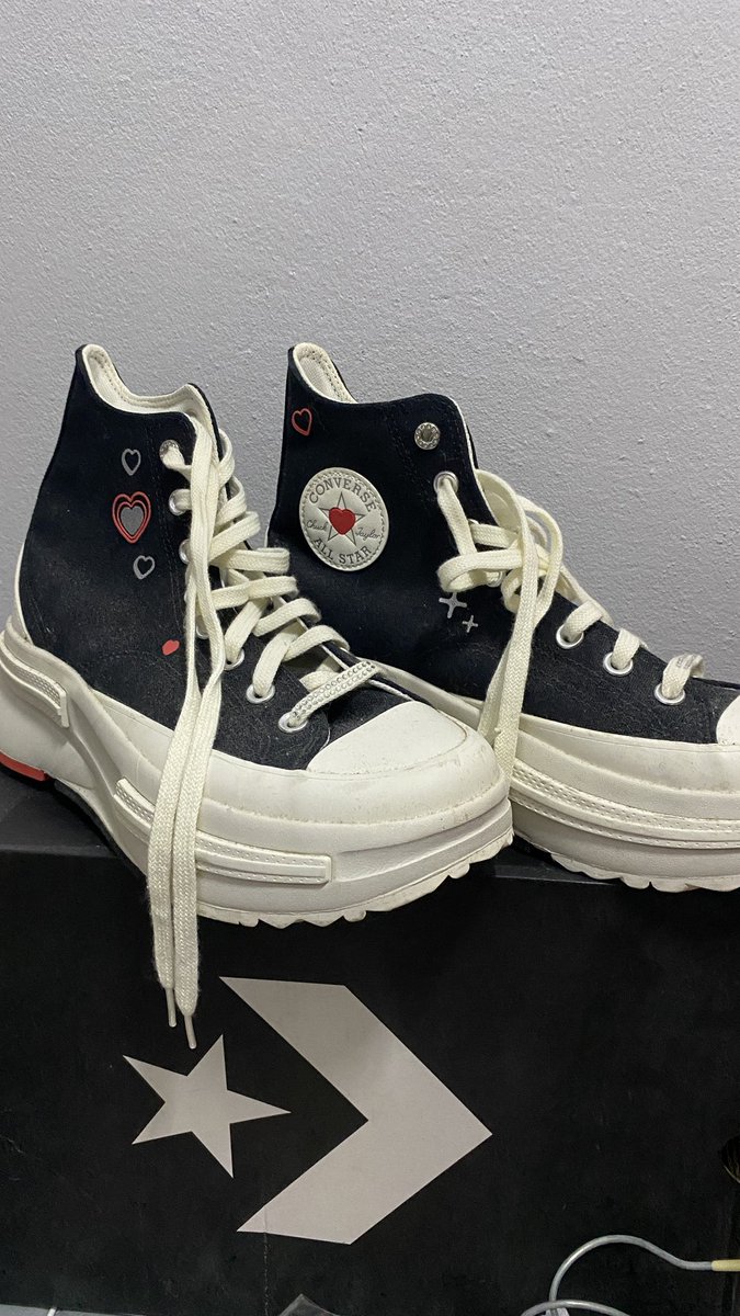 BEE_02575's tweet photo. ส่งต่อรองเท้า converse !
ป้าย 4,200 .-  ซื้อมาพันอัพ

ส่งต่อ ไซซ์ 41 ใส่แค่ครั้งเดียวพร้อมกล่องค่า
990 ส่งฟรีงับ รูปพต Dm งับ

#ส่งต่อรองเท้า #ส่งต่อconverse #converseมือสอง #ส่งต่อรองเท้าผ้าใบ https://t.co/FJCN7IHJbx
