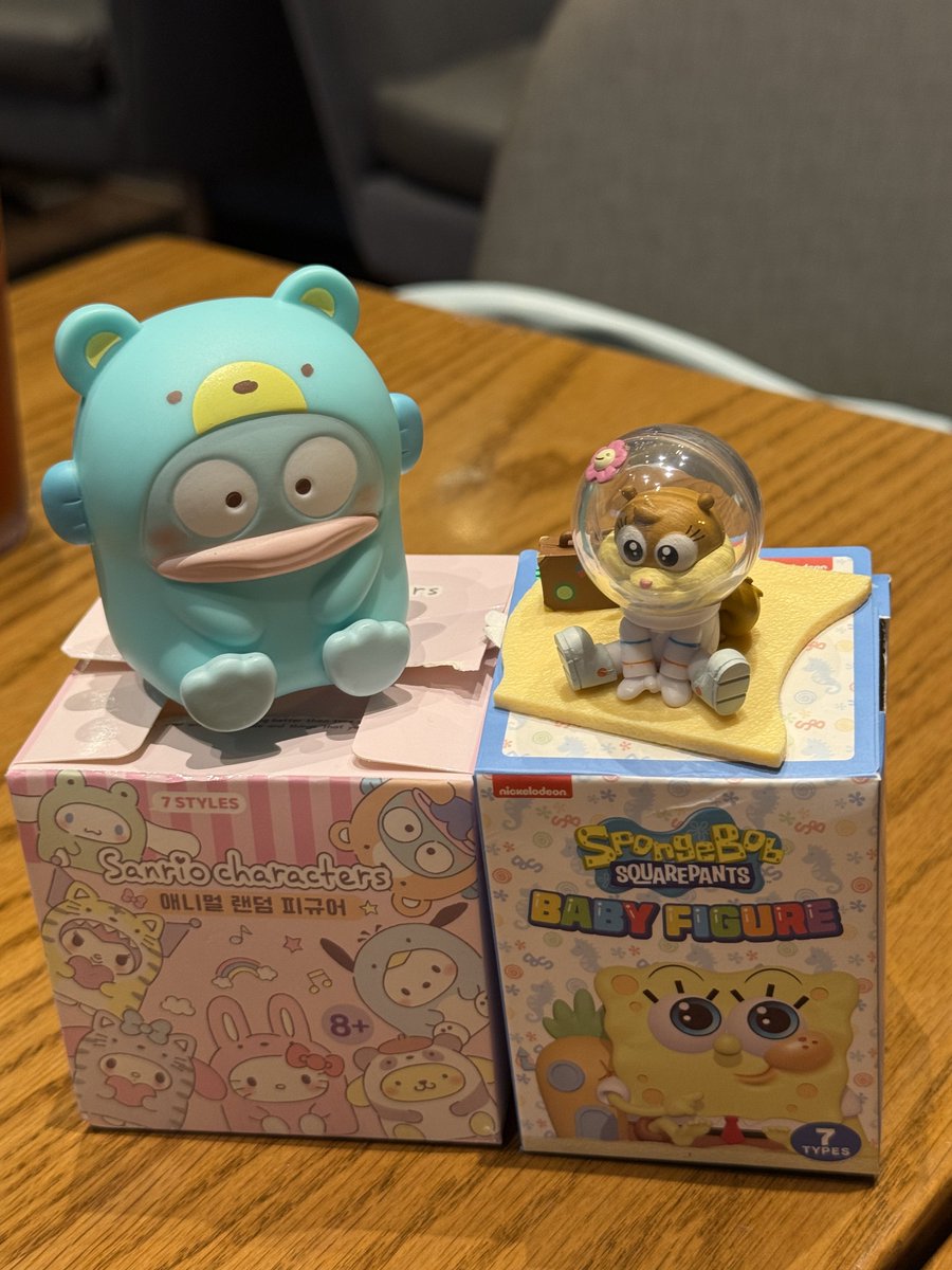 늠름한 녜뭉이와 부기뭉 그리고 한국 고양이의 날을 맞이하여 센터가 된 엽냥이 실친들 보다 더 자주 만나는 그녀들 다음에는 어떤 녜푸의 투(명) 바(이올린) 쇼를 기대하며 평생 룻얘하쟈 ૮꒰ྀི⁔• ༝ •⁔꒱ྀིა