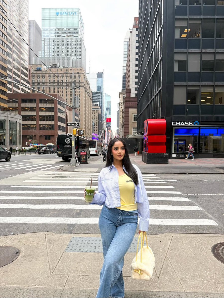 mxri__ch's tweet photo. NY living 🍎📍 https://t.co/wxcxdcAccE