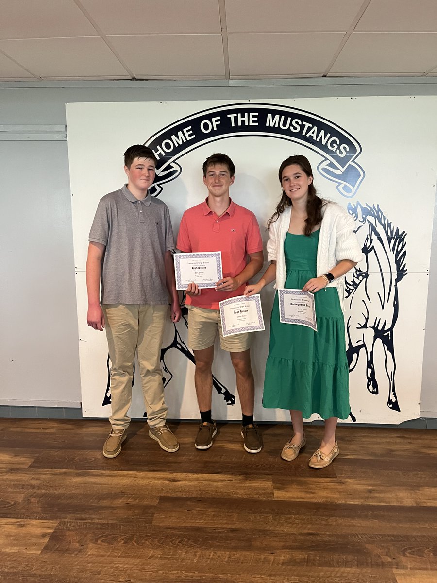 A special weekend at Immaculate! We celebrated the academic achievements of our students at our annual Honors Mass. It was a beautiful ceremony recognizing the dedication and hard work that makes our community so special. Congratulations to all our incredible students.