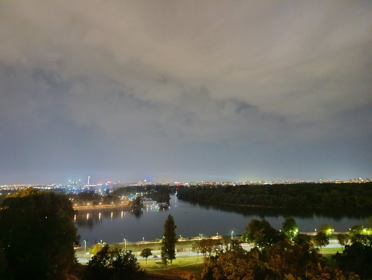 smoke_omer's tweet photo. Belgrade/Serbia https://t.co/39sgT4l5No