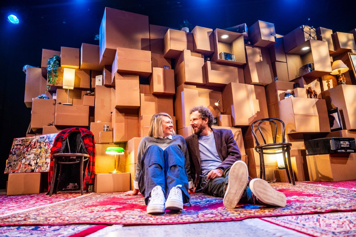 👍🏽👍🏽 Review of the smash hit play BIG STUFF which headlines <a href="/segalcentre/">Segal Centre</a> to Sep 21

"Hilarious, heartfelt, entertaining night at the theatre!" — Curtains Up theatre critic Yolande Ramsay

Full review ⤵️

wp218334.wpdns.ca/unloading-bagg…

Story via <a href="/CurtainsUpTV/">CurtainsUP</a>