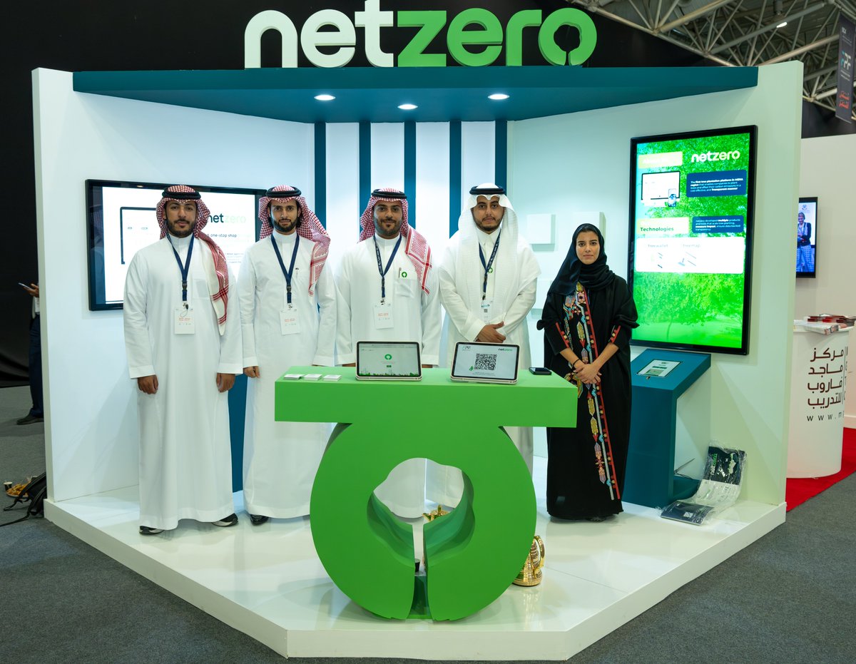 netzero_sa's tweet image. نتقدّم بجزيل الشكر لكل من زار جناحنا وتباحث معنا فرص التعاون المستقبلية خلال #منتدى_المشاريع_المستقبلية.
مع شركائنا الاستراتيجيين، نواصل التزامنا بدعم #السعودية_الخضراء و&quot;الشرق الأوسط الأخضر&quot;، وتعزيز التحول نحو بيئة أكثر استدامة. 🌱