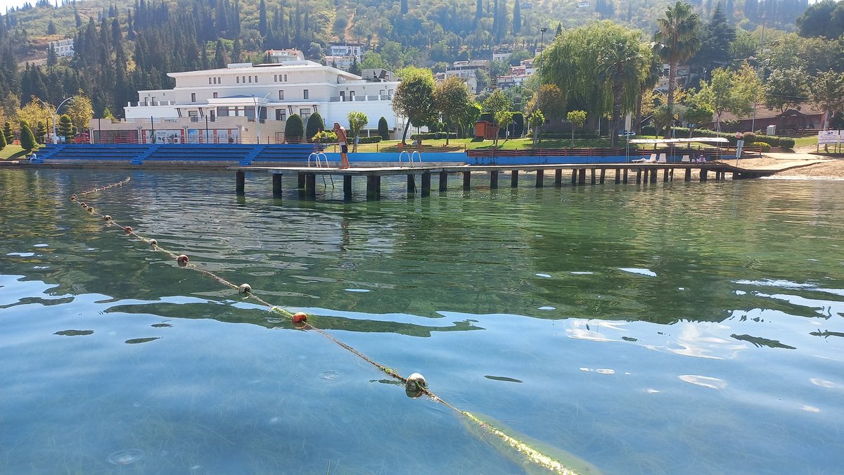 Bugün tekne ile yüzme aktivite  si yaptık