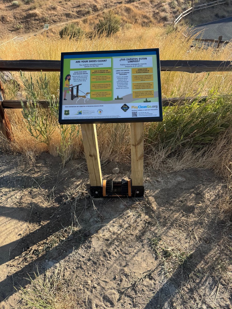 @wa_invasivespeciesco   We’re thrilled to share that two new #PlayCleanGo® boot brush stations have been installed at the #BalsamrootTrailhead and #SageHillsGatewayTrailhead by the City of Wenatchee Parks and Recreation Department!   Thanks to funding from the <a href="/USForestService/">USForestService</a>