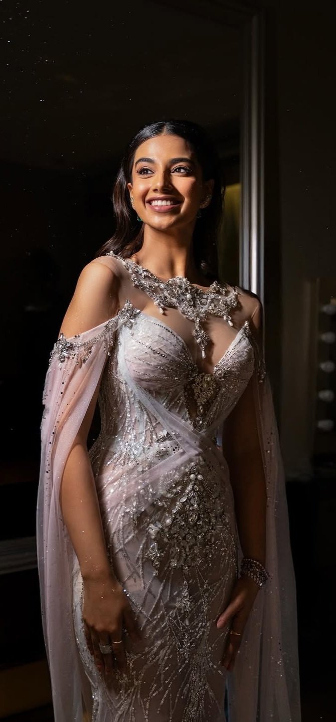 G0aD6HaawAESNjp?format=jpg&name=large