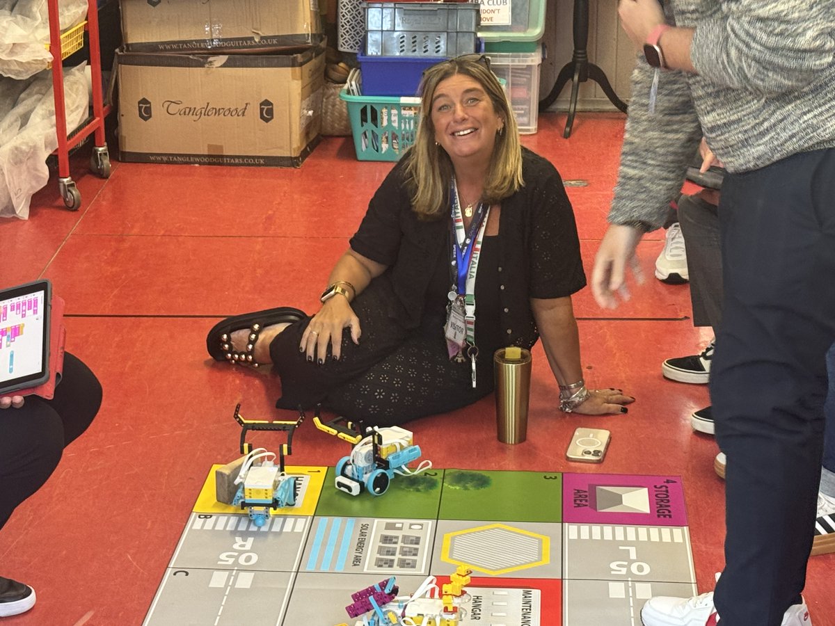 raisingrobots's tweet image. Great to be in Glasgow yesterday for the launch of #CodingSuccess teacher training 🚀 Huge thanks to @BattlefieldPS for hosting! Teachers got hands-on with SPIKE™ Prime to bring coding & robotics to life - superb #STEM! @rafyouthengage