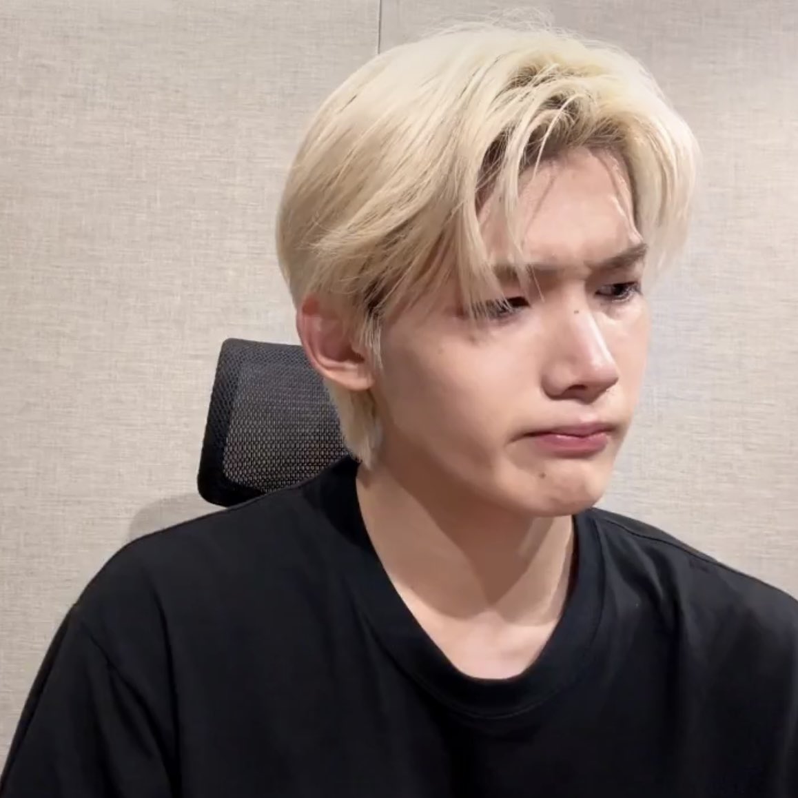 これ可愛すぎてスマホ破壊したので違う端末でログインしてツイートしています