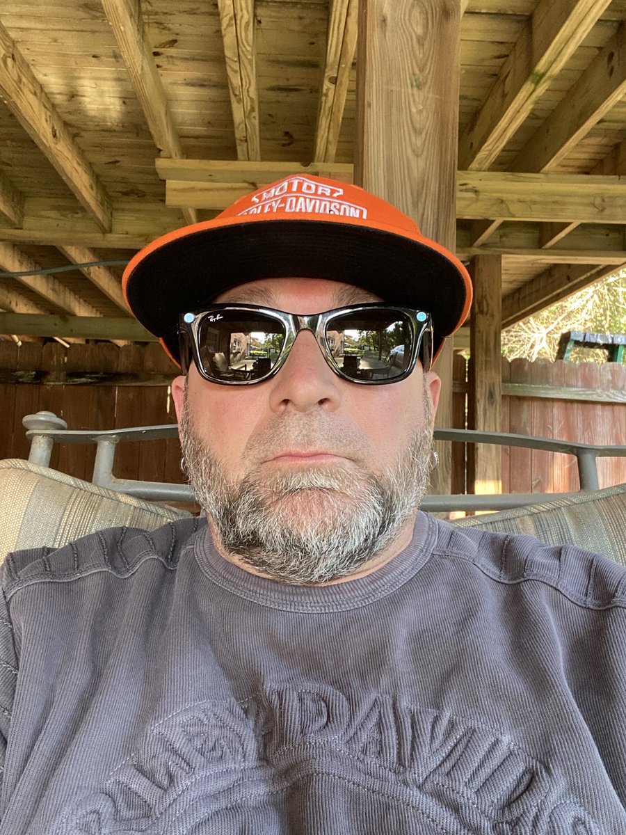 conyersvol's tweet photo. Cigar time! Good morning! https://t.co/tNb6aLlMWi