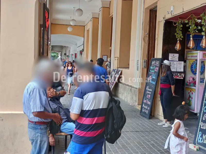 Así arrancó hoy el *dólar blue y el oficial* en Salta tras las elecciones 💵 defrentesalta.com.ar/contenido/2713…