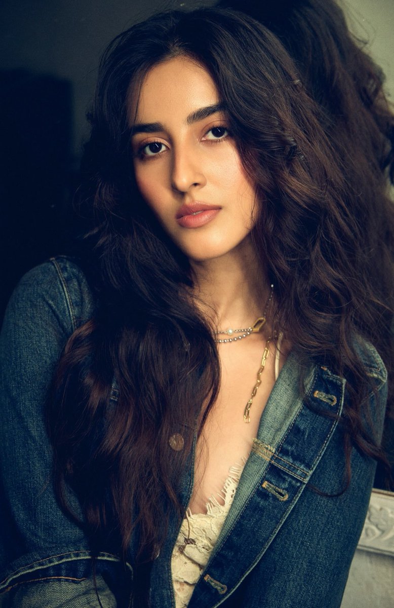 Weekendvibes_'s tweet photo. Simrat Kaur 💙🥰

#Simrat #SimratKaur https://t.co/wACFZcTkxp