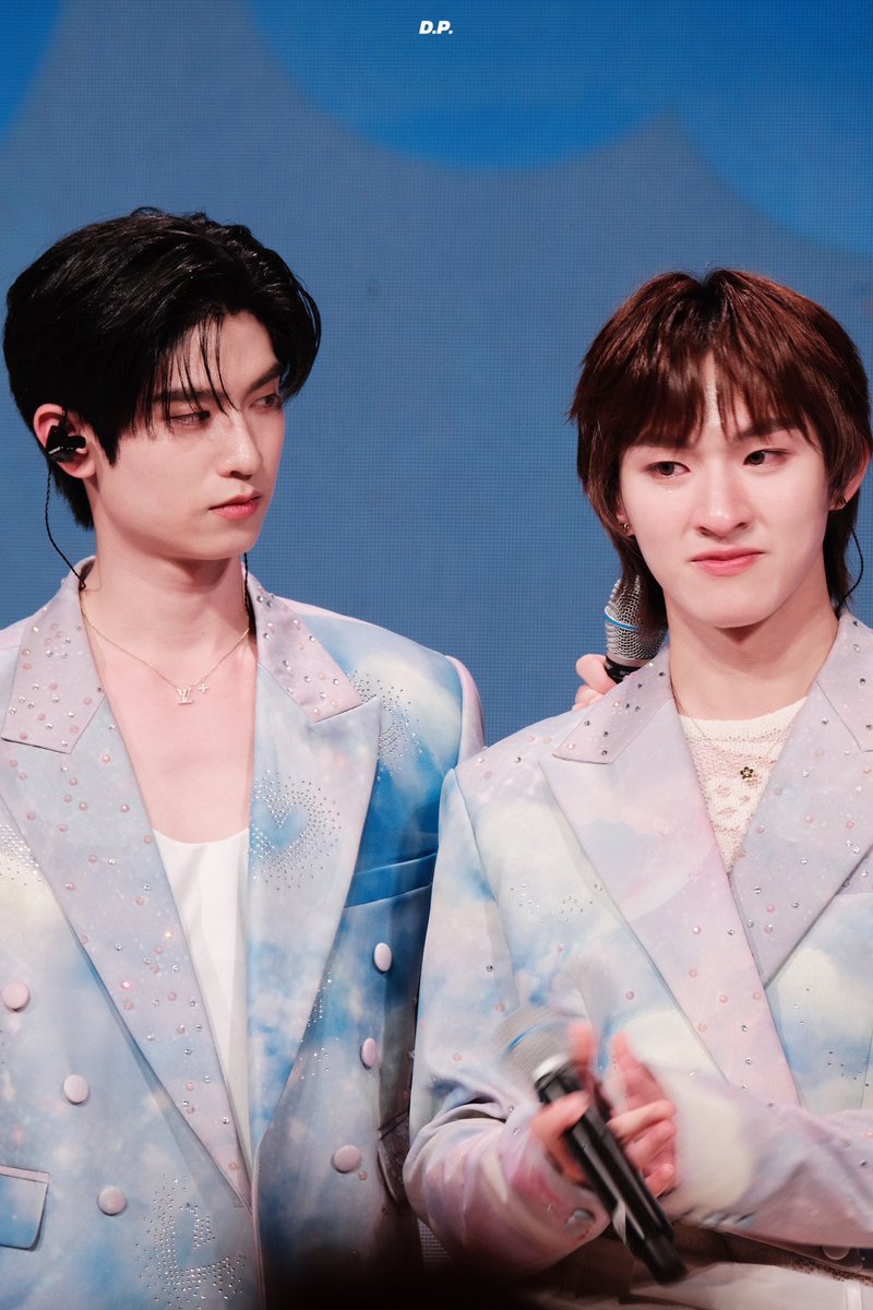 Piiines_'s tweet photo. don't cry 🥺

YOURSKY FM IN SEOUL
#YourSkyFanmeetinSeoulR2 
#ThomasKong #โทมัสก้อง 
#tthomastc @tthomastc 
#kongjiro @kongjiro_ https://t.co/dIqMfyPdC2