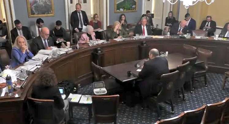 DiligentDenizen's tweet photo. ‼️🇺🇸 NEW: (8) REPUBLICANS on the House Rules Committee VOTED AGAINST over (4) Democrats a plan TO ALLOW a FULL House VOTE on the Massie-Khanna Epstein Transparency Act.

Massie is Republican, this isn't about party lines.

Why are they trying to cover up child s3x trafficking? 🤨 https://t.co/GzkDqCdqBi