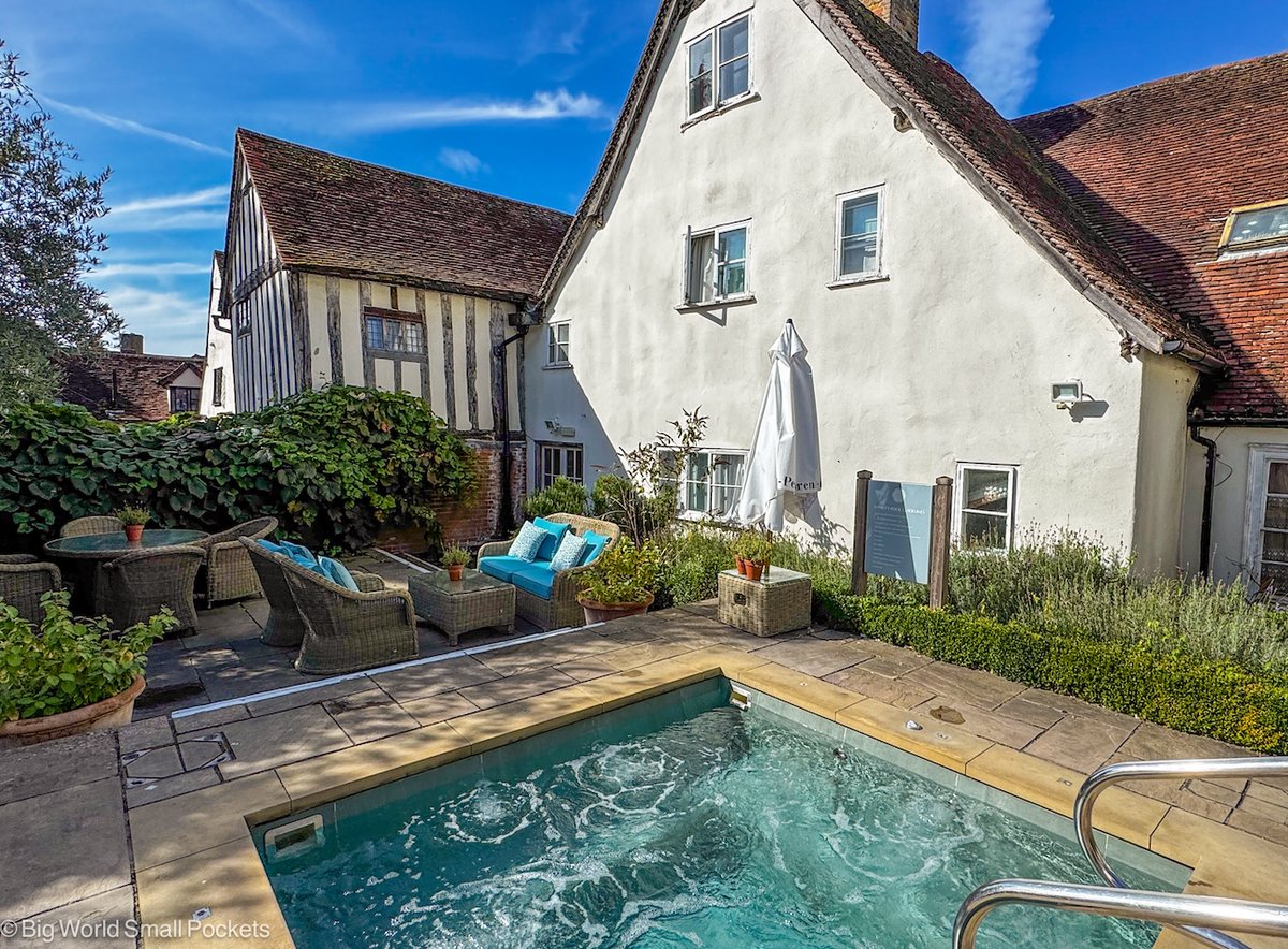 📣 NEW POST!
A Dog-Friendly Stay that Delivered: The Swan Hotel, Lavenham 🇬🇧

🦢🐶 As someone who’s stayed in countless hotels across the UK, I can honestly say The Swan Hotel in Lavenham is one of the most unique experiences I’ve ever had.

👉 bigworldsmallpockets.com/the-swan-hotel…

#presstrip