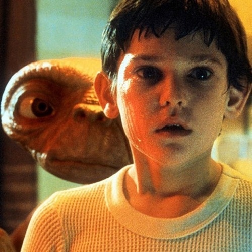 Ladyred23__'s tweet photo. 🥳🎈Happy Birthday Henry Thomas🎈🥳
#FilmHistory #ScreamKing #HorrorHistory #OTD https://t.co/MAM5q2XE42