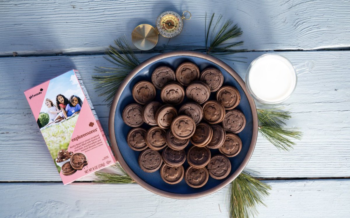 LeniseLigon's tweet image. Get ready! 🍪 The new Girl Scout cookie, Exploremores, is here! A rocky road-inspired sandwich cookie with chocolate, marshmallow, and almond-flavored crème. Find them Jan-April 2026, nationally. Proceeds support local troops! #GirlScoutCookies #Exploremores #NewCookie