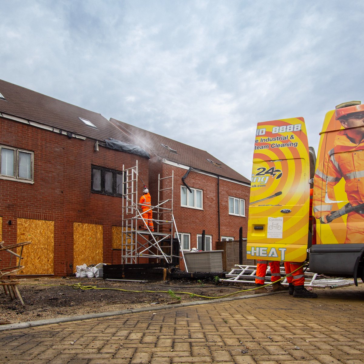 hydrocleansing's tweet photo. Watch walls transform in seconds

Graffiti? Gone.
Fire damage? Clean.
Grime? Blasted away.
Eco-friendly, chemical-free cleaning that makes brickwork look brand new again 

#SatisfyingClean #BrickCleaning #PressureWashing #croydon #pressurejetting #London https://t.co/5NcjxktjuE