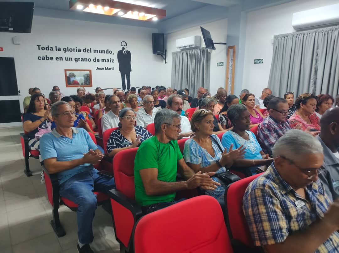 Se realiza en <a href="/Azumat_Azcuba/">Empresa Logística AZUMAT</a> la Asamblea de Consulta a los trabajadores del Anteproyecto de Ley del Código de Trabajo. #codigodetrabajodecuba  #AzumatVaPorMás