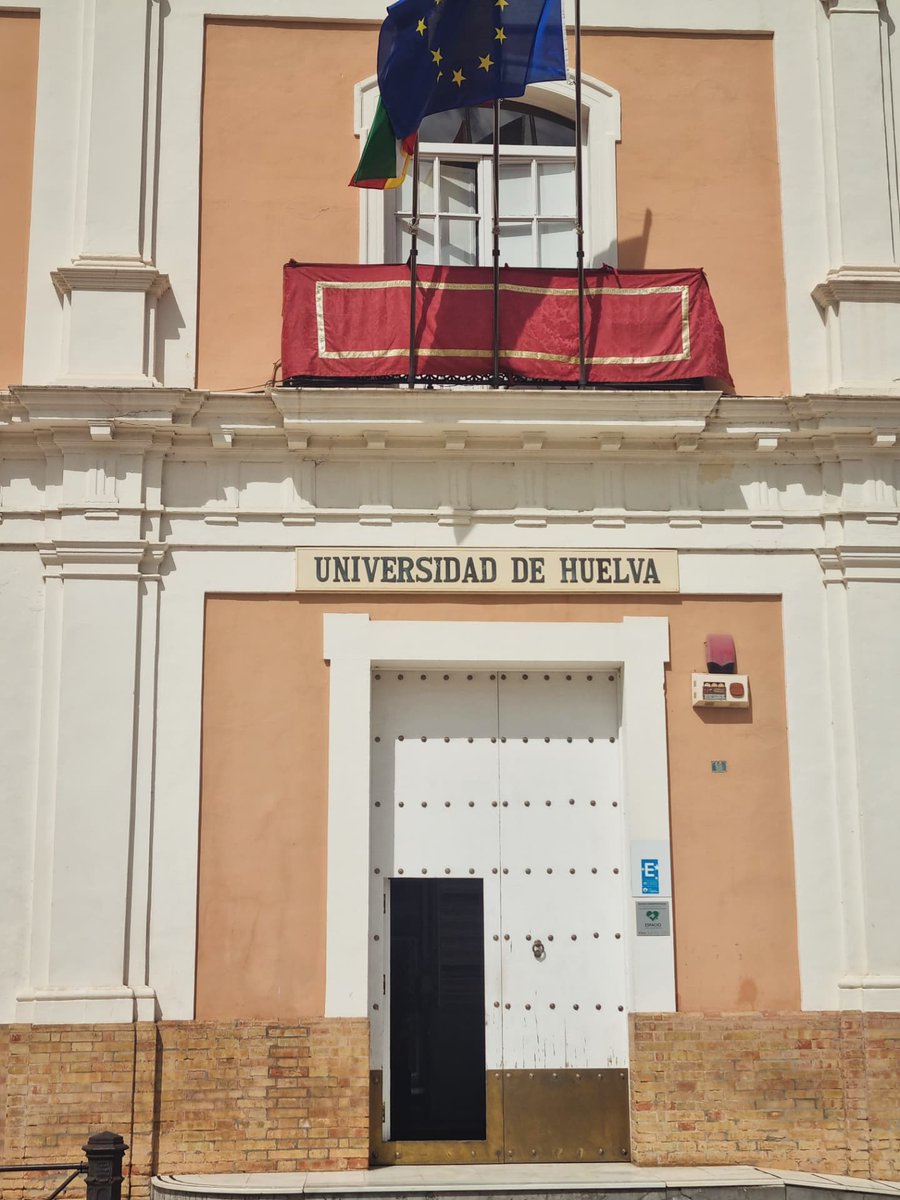 cibermarikiya's tweet image. #Abrohilo Volviendo de otra edición de las Jornadas Internacionales de Campus Virtuales. Feliz. He moderado mesa sobre TICs en educación y compartido ponencia sobre brecha de género en emprendimiento digital entre el alumnado universitario español que trabajamos en #proyectomaedu