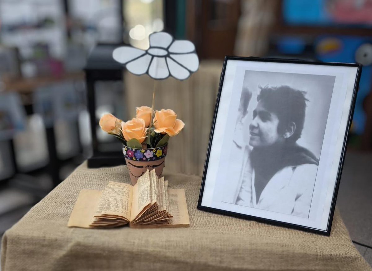 Pasado_Reciente's tweet image. Elena Quinteros Almeida
Presente!